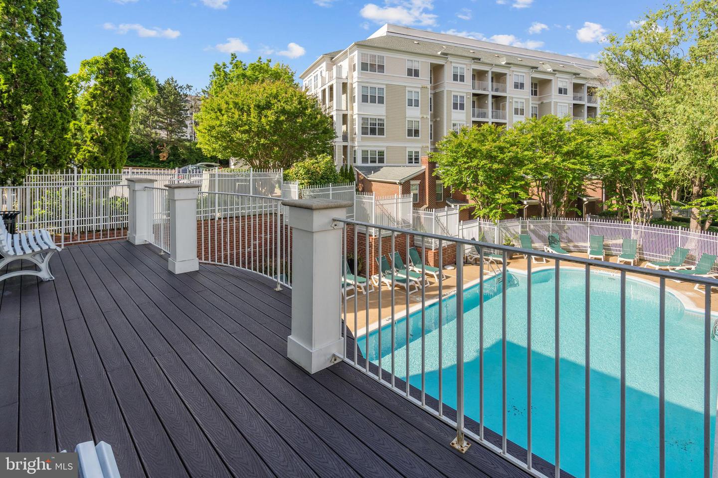 1625 INTERNATIONAL DR #402, MCLEAN, Virginia 22102, 2 Bedrooms Bedrooms, ,2 BathroomsBathrooms,Residential,For sale,1625 INTERNATIONAL DR #402,VAFX2229918 MLS # VAFX2229918