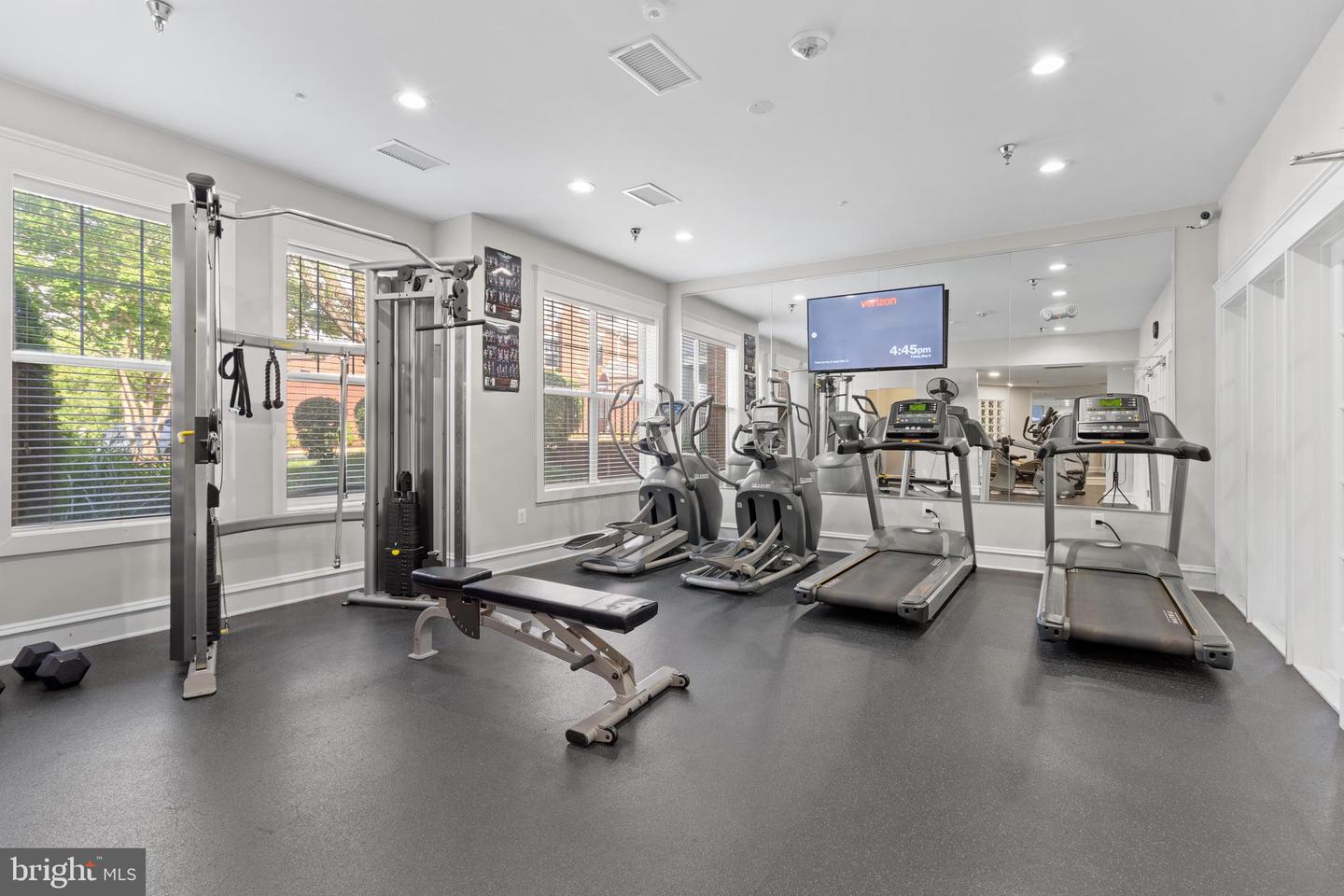 1625 INTERNATIONAL DR #402, MCLEAN, Virginia 22102, 2 Bedrooms Bedrooms, ,2 BathroomsBathrooms,Residential,For sale,1625 INTERNATIONAL DR #402,VAFX2229918 MLS # VAFX2229918