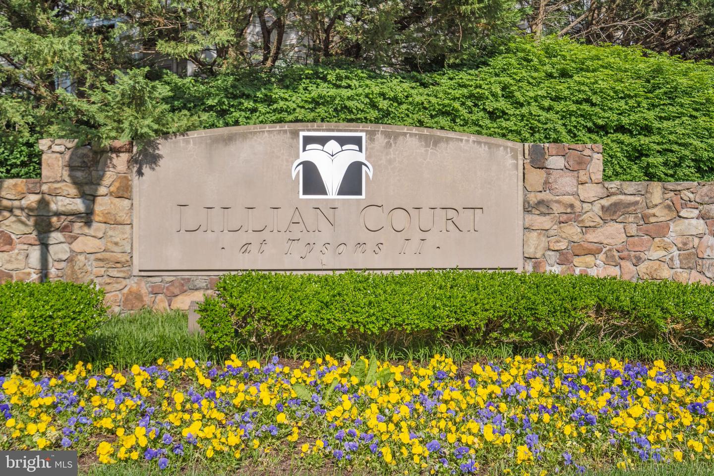 1625 INTERNATIONAL DR #402, MCLEAN, Virginia 22102, 2 Bedrooms Bedrooms, ,2 BathroomsBathrooms,Residential,For sale,1625 INTERNATIONAL DR #402,VAFX2229918 MLS # VAFX2229918