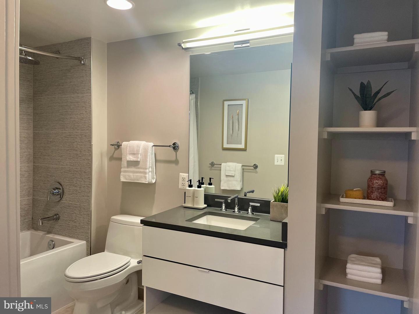 1311 13TH ST NW #308, WASHINGTON, District Of Columbia 20005, 1 Bedroom Bedrooms, ,1 BathroomBathrooms,Residential,For sale,1311 13TH ST NW #308,DCDC2192186 MLS # DCDC2192186