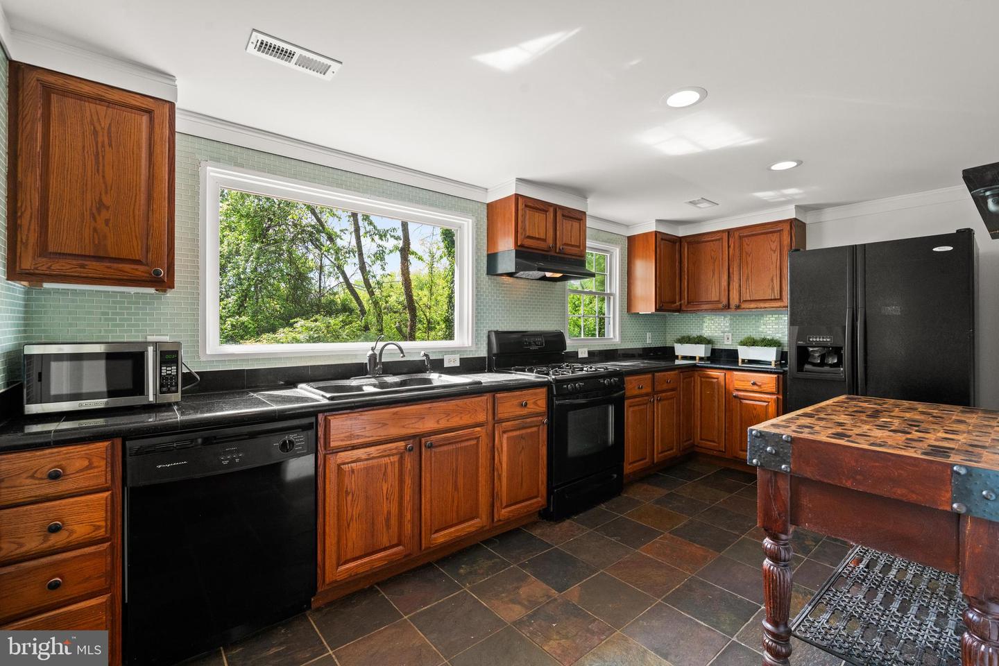 39223 E COLONIAL HWY E, HAMILTON, Virginia 20158, 2 Bedrooms Bedrooms, ,1 BathroomBathrooms,Residential,For sale,39223 E COLONIAL HWY E,VALO2092188 MLS # VALO2092188