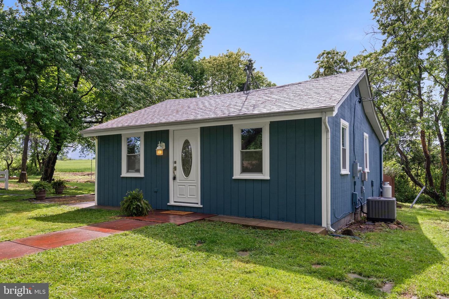 39223 E COLONIAL HWY E, HAMILTON, Virginia 20158, 2 Bedrooms Bedrooms, ,1 BathroomBathrooms,Residential,For sale,39223 E COLONIAL HWY E,VALO2092188 MLS # VALO2092188