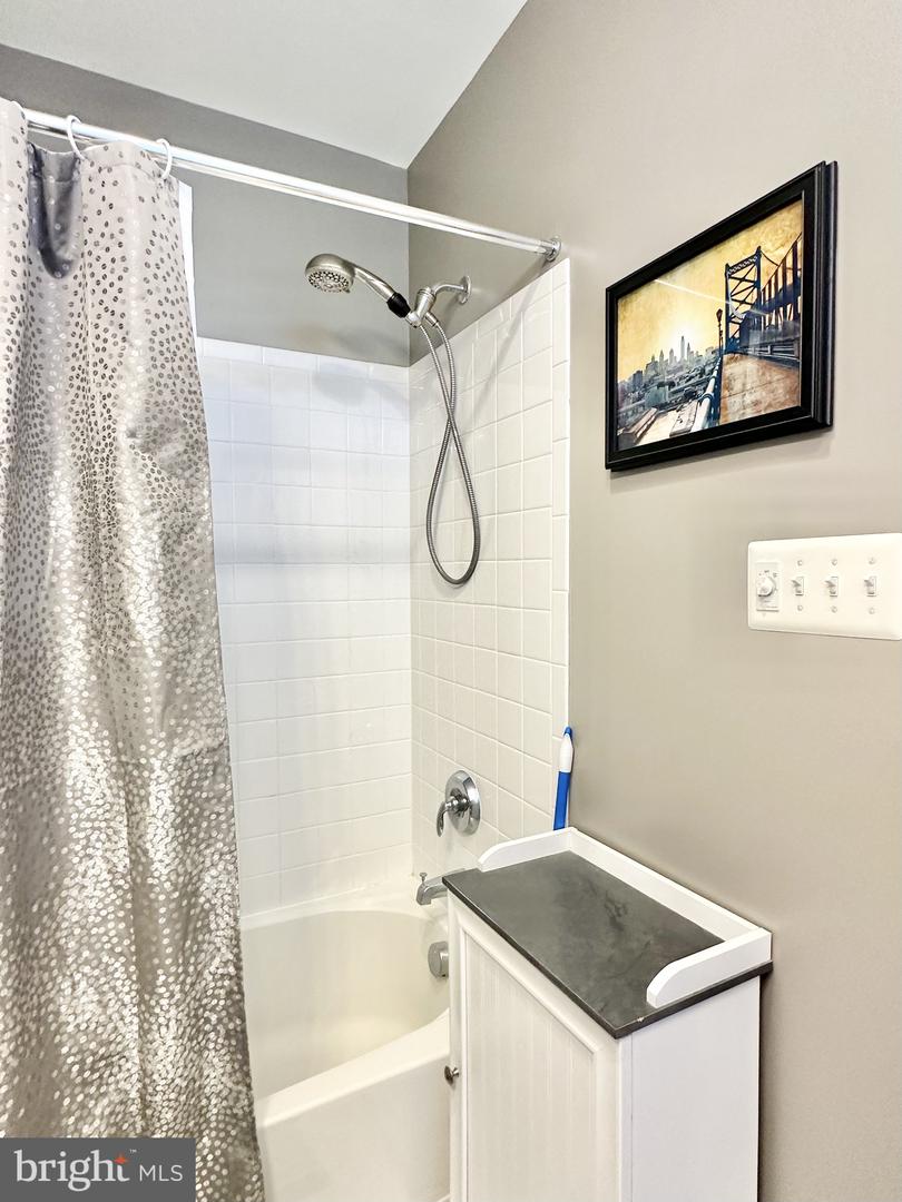 2995 ESKRIDGE RD, FAIRFAX, Virginia 22031, 3 Bedrooms Bedrooms, ,3 BathroomsBathrooms,Residential,For sale,2995 ESKRIDGE RD,VAFX2230598 MLS # VAFX2230598