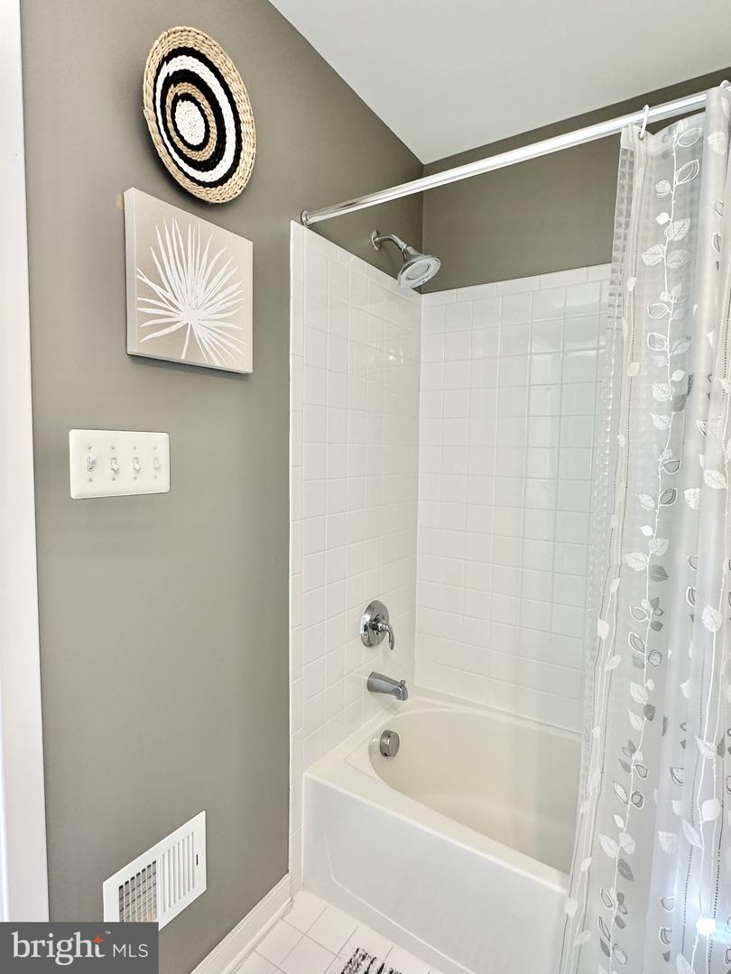 2995 ESKRIDGE RD, FAIRFAX, Virginia 22031, 3 Bedrooms Bedrooms, ,3 BathroomsBathrooms,Residential,For sale,2995 ESKRIDGE RD,VAFX2230598 MLS # VAFX2230598