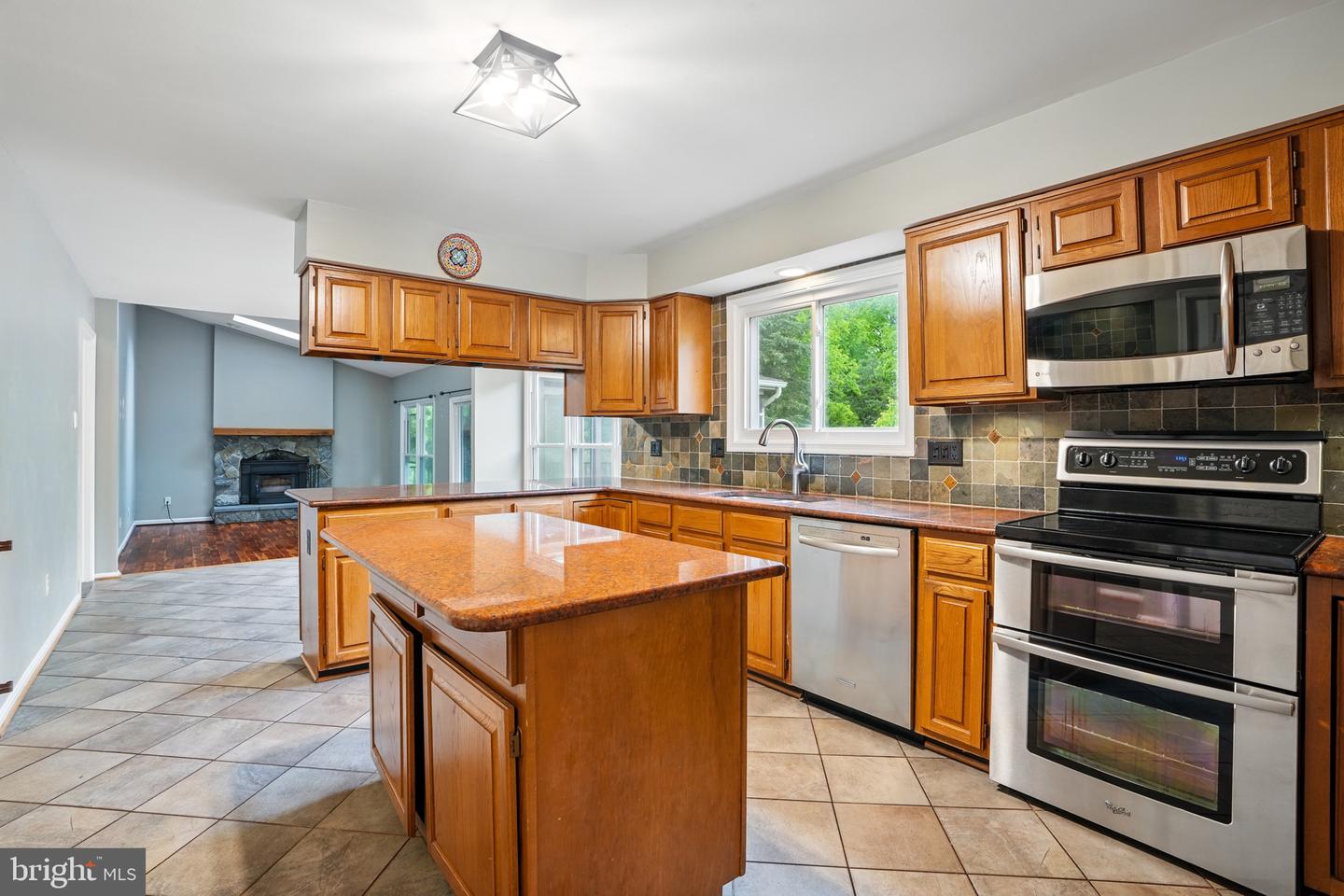 6759 BRONZE POST RD, CENTREVILLE, Virginia 20121, 4 Bedrooms Bedrooms, ,3 BathroomsBathrooms,Residential,For sale,6759 BRONZE POST RD,VAFX2230700 MLS # VAFX2230700