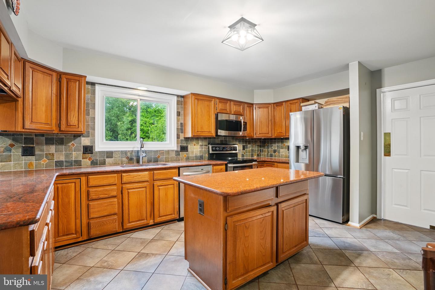 6759 BRONZE POST RD, CENTREVILLE, Virginia 20121, 4 Bedrooms Bedrooms, ,3 BathroomsBathrooms,Residential,For sale,6759 BRONZE POST RD,VAFX2230700 MLS # VAFX2230700