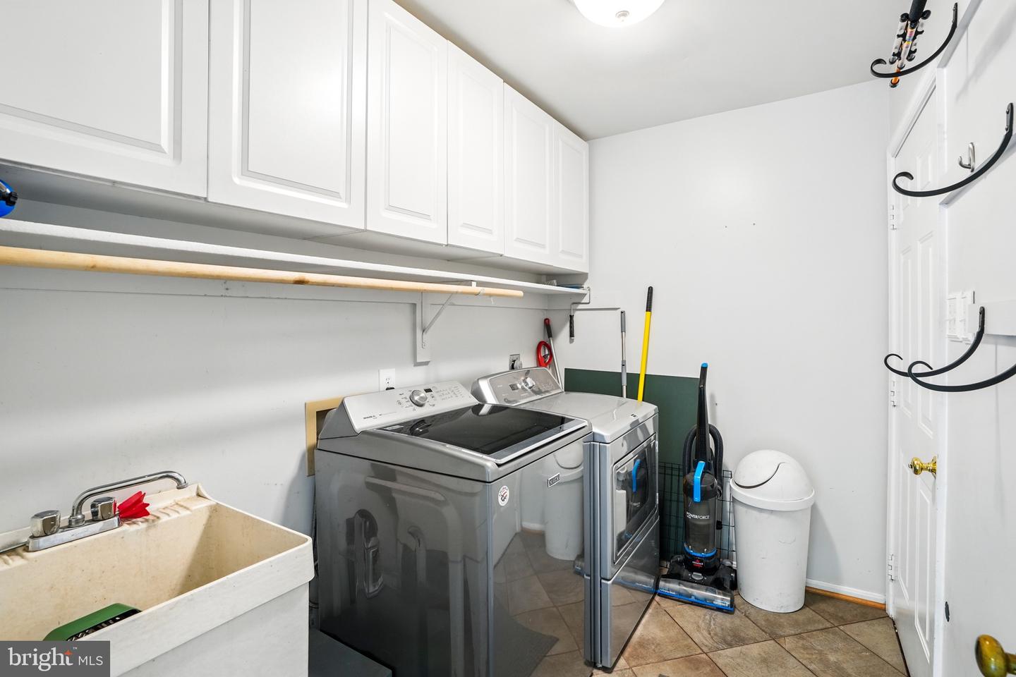 6759 BRONZE POST RD, CENTREVILLE, Virginia 20121, 4 Bedrooms Bedrooms, ,3 BathroomsBathrooms,Residential,For sale,6759 BRONZE POST RD,VAFX2230700 MLS # VAFX2230700