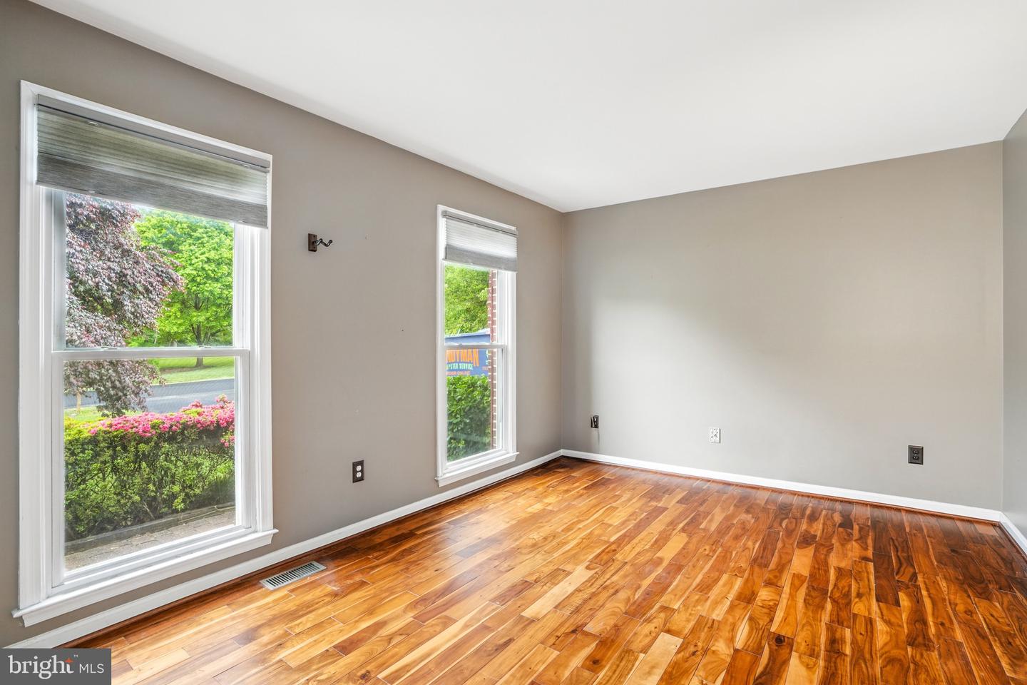6759 BRONZE POST RD, CENTREVILLE, Virginia 20121, 4 Bedrooms Bedrooms, ,3 BathroomsBathrooms,Residential,For sale,6759 BRONZE POST RD,VAFX2230700 MLS # VAFX2230700