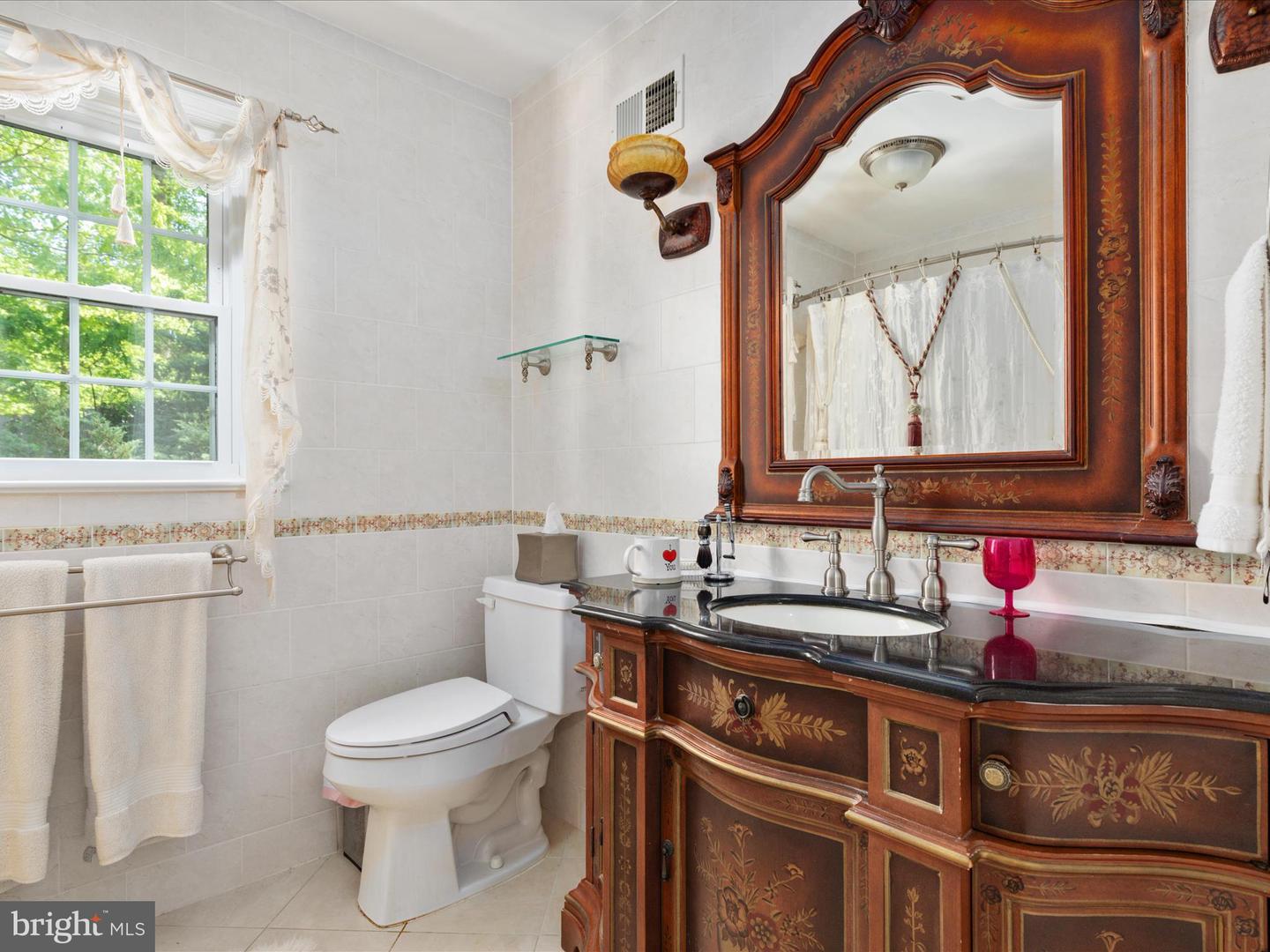 1519 N CHAMBLISS ST, ALEXANDRIA, Virginia 22312, 5 Bedrooms Bedrooms, ,3 BathroomsBathrooms,Residential,For sale,1519 N CHAMBLISS ST,VAAX2043804 MLS # VAAX2043804