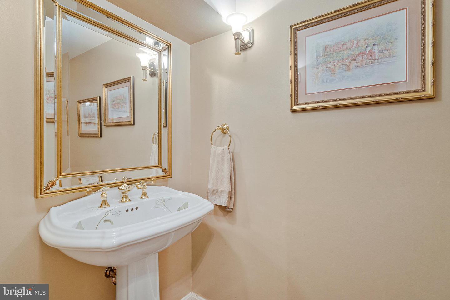 10606 CANTERBERRY RD, FAIRFAX STATION, Virginia 22039, 4 Bedrooms Bedrooms, ,3 BathroomsBathrooms,Residential,For sale,10606 CANTERBERRY RD,VAFX2232144 MLS # VAFX2232144