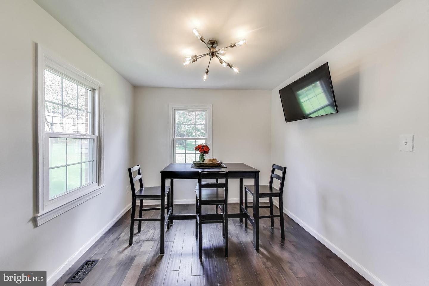 5518 KENDRICK LN, BURKE, Virginia 22015, 4 Bedrooms Bedrooms, ,3 BathroomsBathrooms,Residential,For sale,5518 KENDRICK LN,VAFX2233486 MLS # VAFX2233486