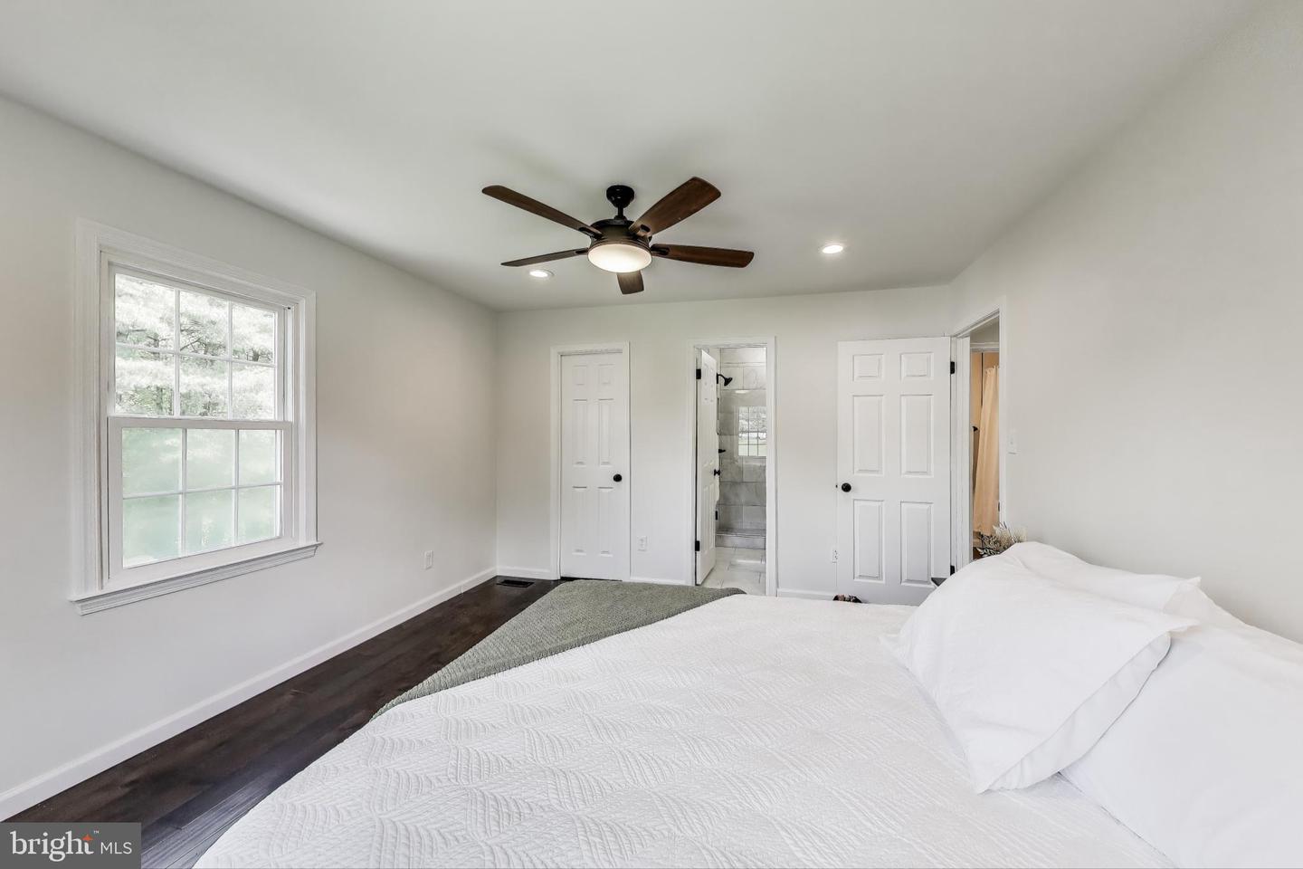 5518 KENDRICK LN, BURKE, Virginia 22015, 4 Bedrooms Bedrooms, ,3 BathroomsBathrooms,Residential,For sale,5518 KENDRICK LN,VAFX2233486 MLS # VAFX2233486