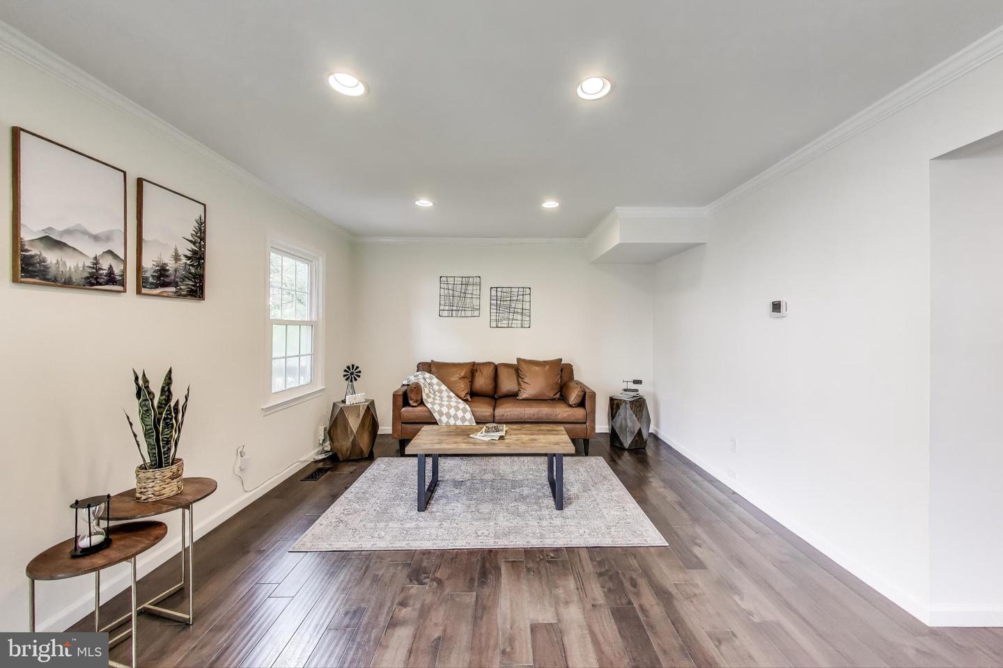 5518 KENDRICK LN, BURKE, Virginia 22015, 4 Bedrooms Bedrooms, ,3 BathroomsBathrooms,Residential,For sale,5518 KENDRICK LN,VAFX2233486 MLS # VAFX2233486