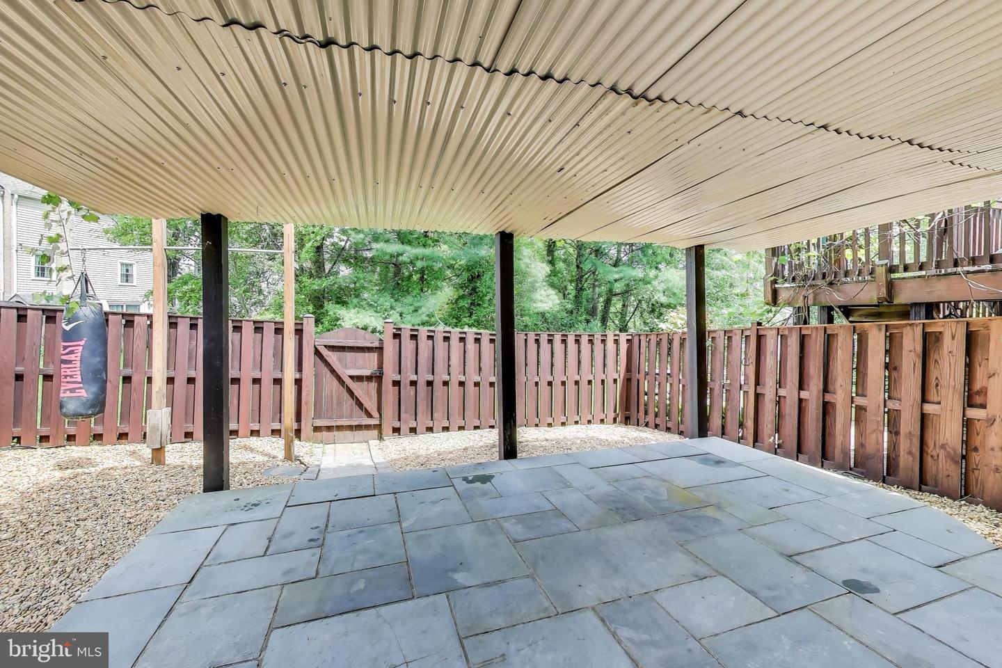 5518 KENDRICK LN, BURKE, Virginia 22015, 4 Bedrooms Bedrooms, ,3 BathroomsBathrooms,Residential,For sale,5518 KENDRICK LN,VAFX2233486 MLS # VAFX2233486