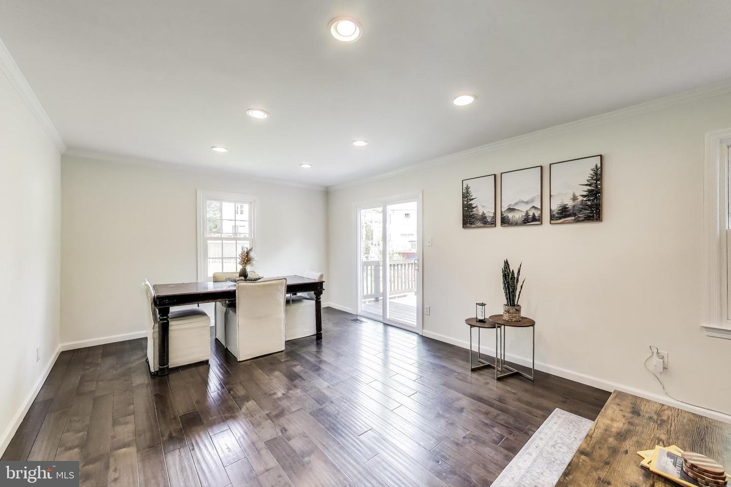 5518 KENDRICK LN, BURKE, Virginia 22015, 4 Bedrooms Bedrooms, ,3 BathroomsBathrooms,Residential,For sale,5518 KENDRICK LN,VAFX2233486 MLS # VAFX2233486