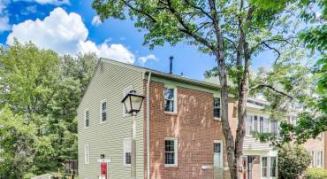 5518 KENDRICK LN, BURKE, Virginia 22015, 4 Bedrooms Bedrooms, ,3 BathroomsBathrooms,Residential,For sale,5518 KENDRICK LN,VAFX2233486 MLS # VAFX2233486