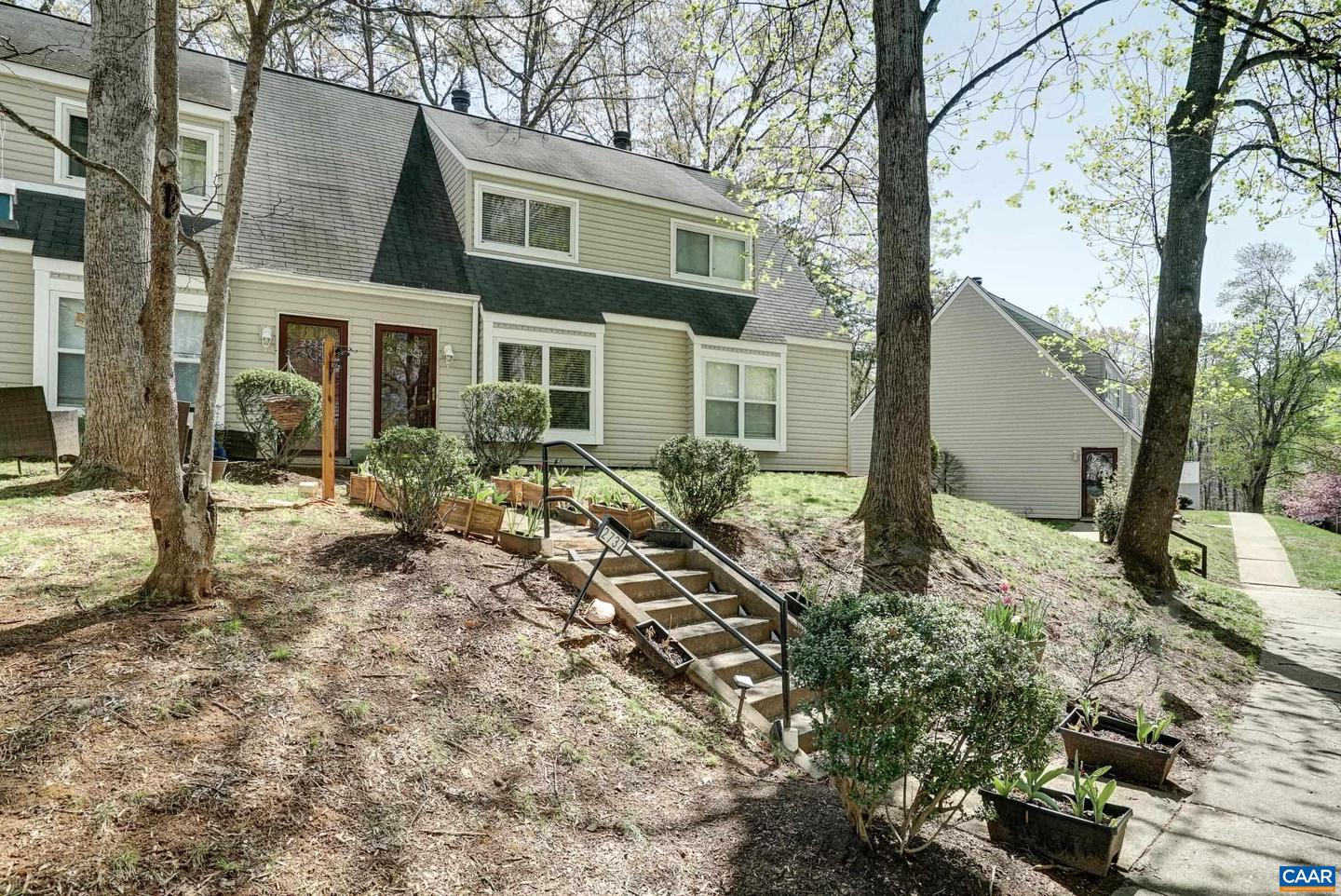 2735 GATEWOOD CIR, CHARLOTTESVILLE, Virginia 22911, 1 Bedroom Bedrooms, ,1 BathroomBathrooms,Residential,For sale,2735 GATEWOOD CIR,662944 MLS # 662944