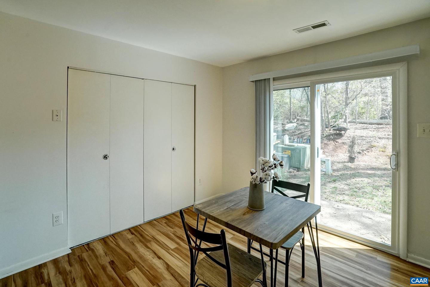 2735 GATEWOOD CIR, CHARLOTTESVILLE, Virginia 22911, 1 Bedroom Bedrooms, ,1 BathroomBathrooms,Residential,For sale,2735 GATEWOOD CIR,662944 MLS # 662944