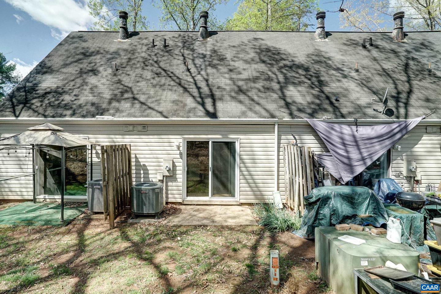 2735 GATEWOOD CIR, CHARLOTTESVILLE, Virginia 22911, 1 Bedroom Bedrooms, ,1 BathroomBathrooms,Residential,For sale,2735 GATEWOOD CIR,662944 MLS # 662944