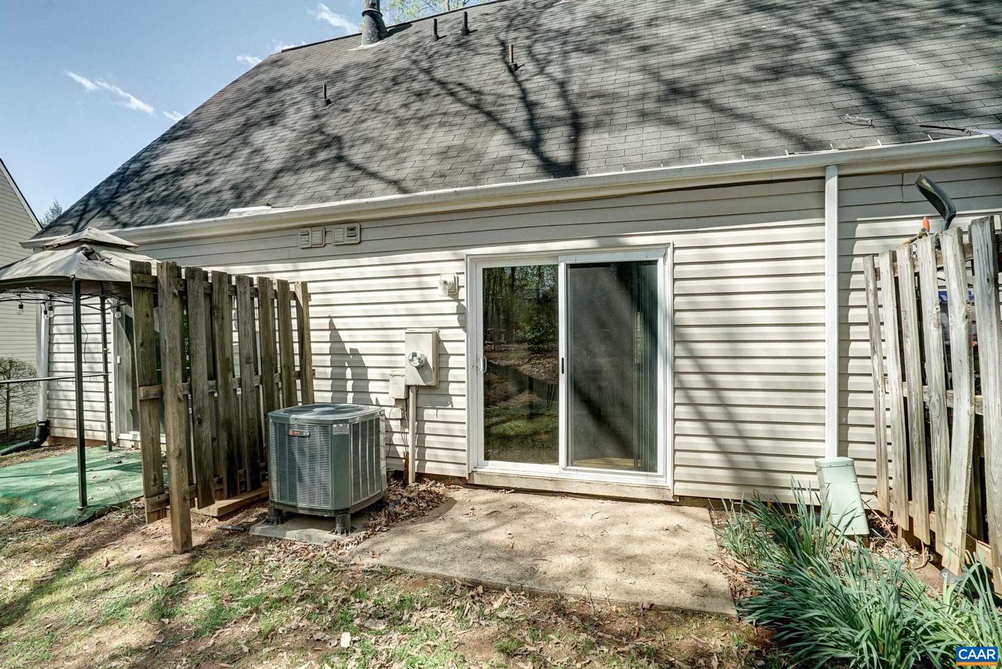 2735 GATEWOOD CIR, CHARLOTTESVILLE, Virginia 22911, 1 Bedroom Bedrooms, ,1 BathroomBathrooms,Residential,For sale,2735 GATEWOOD CIR,662944 MLS # 662944