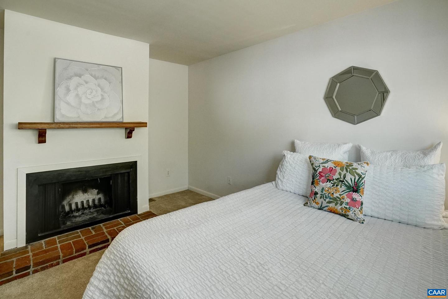 2735 GATEWOOD CIR, CHARLOTTESVILLE, Virginia 22911, 1 Bedroom Bedrooms, ,1 BathroomBathrooms,Residential,For sale,2735 GATEWOOD CIR,662944 MLS # 662944