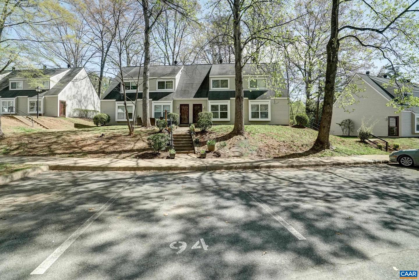 2735 GATEWOOD CIR, CHARLOTTESVILLE, Virginia 22911, 1 Bedroom Bedrooms, ,1 BathroomBathrooms,Residential,For sale,2735 GATEWOOD CIR,662944 MLS # 662944