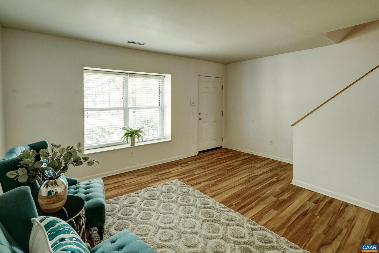 2735 GATEWOOD CIR, CHARLOTTESVILLE, Virginia 22911, 1 Bedroom Bedrooms, ,1 BathroomBathrooms,Residential,For sale,2735 GATEWOOD CIR,662944 MLS # 662944