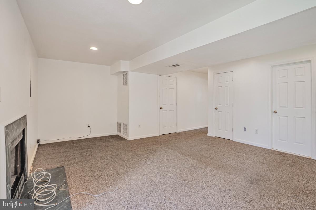9403 ROBIN LEE CT, MANASSAS PARK, Virginia 20111, 4 Bedrooms Bedrooms, ,3 BathroomsBathrooms,Residential,For sale,9403 ROBIN LEE CT,VAMP2002970 MLS # VAMP2002970