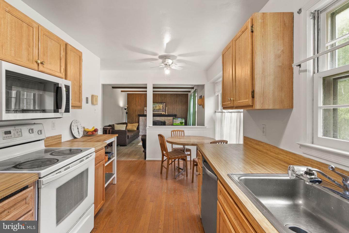 5023 MIGNONETTE CT, ANNANDALE, Virginia 22003, 4 Bedrooms Bedrooms, ,3 BathroomsBathrooms,Residential,For sale,5023 MIGNONETTE CT,VAFX2233148 MLS # VAFX2233148