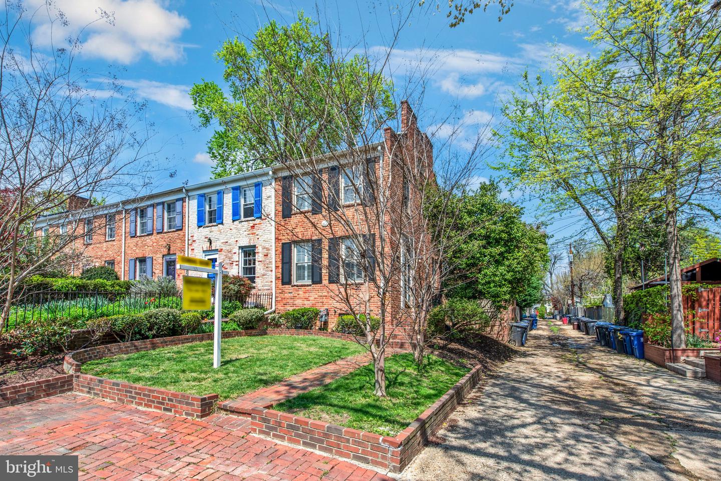 815 CHURCH ST, ALEXANDRIA, Virginia 22314, 2 Bedrooms Bedrooms, ,2 BathroomsBathrooms,Residential,For sale,815 CHURCH ST,VAAX2044020 MLS # VAAX2044020