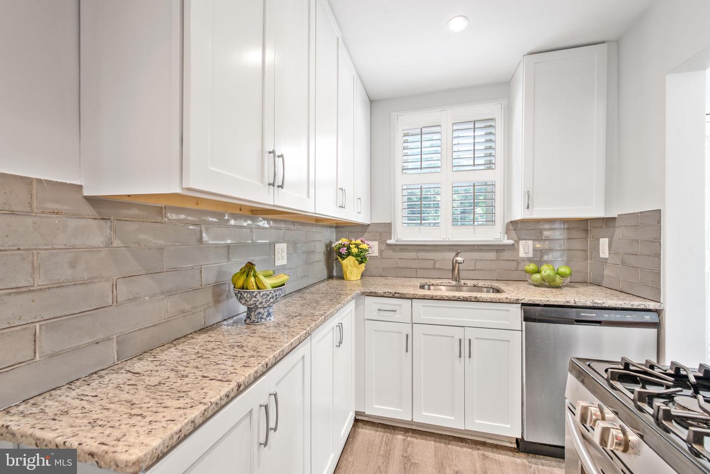 815 CHURCH ST, ALEXANDRIA, Virginia 22314, 2 Bedrooms Bedrooms, ,2 BathroomsBathrooms,Residential,For sale,815 CHURCH ST,VAAX2044020 MLS # VAAX2044020