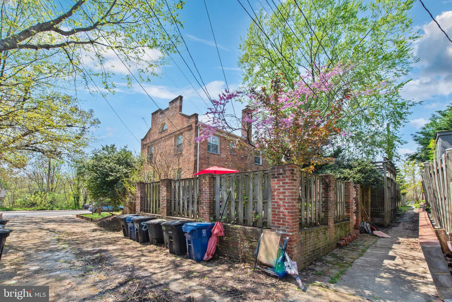 815 CHURCH ST, ALEXANDRIA, Virginia 22314, 2 Bedrooms Bedrooms, ,2 BathroomsBathrooms,Residential,For sale,815 CHURCH ST,VAAX2044020 MLS # VAAX2044020