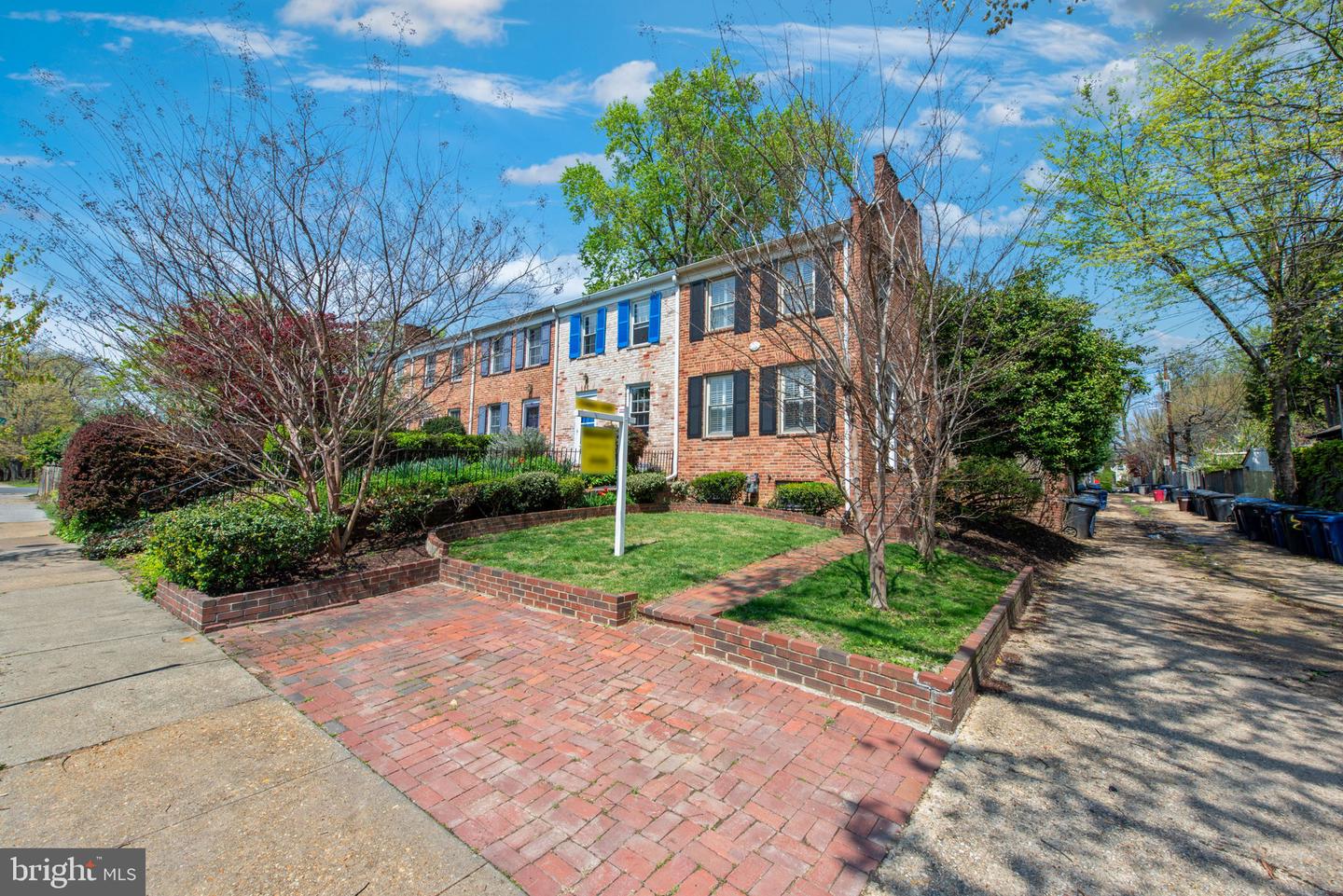 815 CHURCH ST, ALEXANDRIA, Virginia 22314, 2 Bedrooms Bedrooms, ,2 BathroomsBathrooms,Residential,For sale,815 CHURCH ST,VAAX2044020 MLS # VAAX2044020
