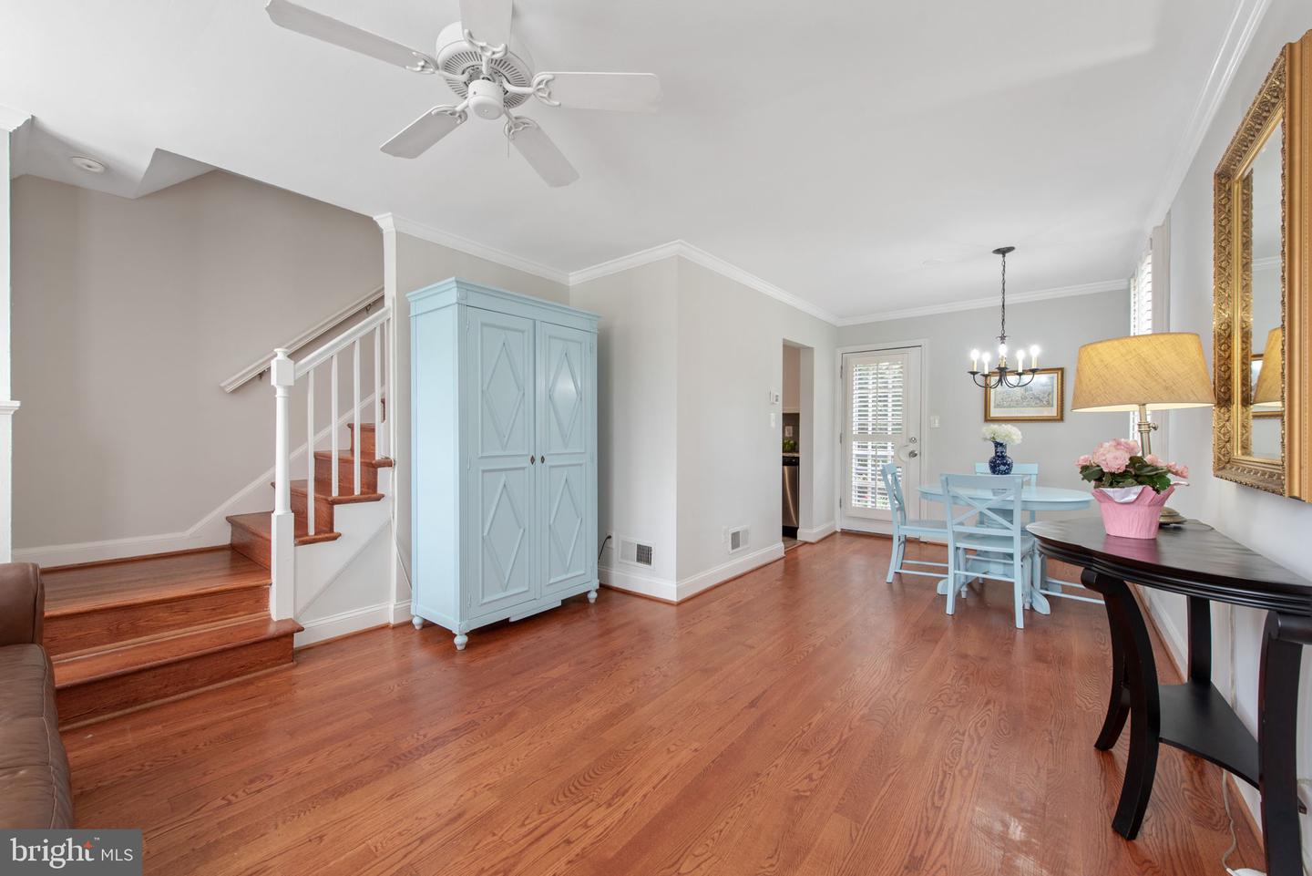 815 CHURCH ST, ALEXANDRIA, Virginia 22314, 2 Bedrooms Bedrooms, ,2 BathroomsBathrooms,Residential,For sale,815 CHURCH ST,VAAX2044020 MLS # VAAX2044020