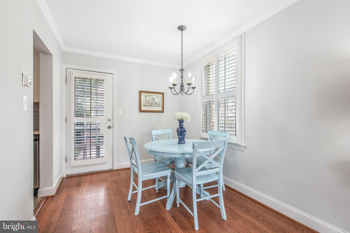815 CHURCH ST, ALEXANDRIA, Virginia 22314, 2 Bedrooms Bedrooms, ,2 BathroomsBathrooms,Residential,For sale,815 CHURCH ST,VAAX2044020 MLS # VAAX2044020