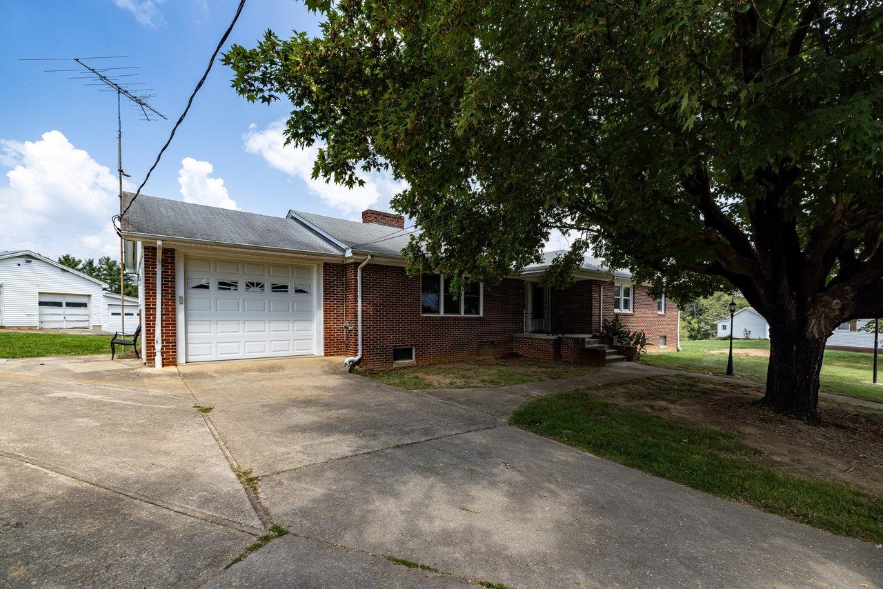 62 ROSSER DR, LURAY, Virginia 22835, 3 Bedrooms Bedrooms, ,2 BathroomsBathrooms,Residential,62 ROSSER DR,664399 MLS # 664399