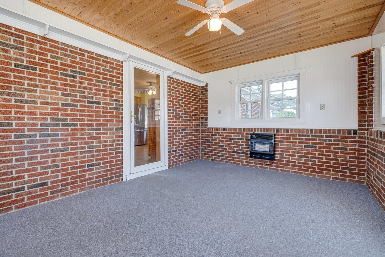 62 ROSSER DR, LURAY, Virginia 22835, 3 Bedrooms Bedrooms, ,2 BathroomsBathrooms,Residential,62 ROSSER DR,664399 MLS # 664399