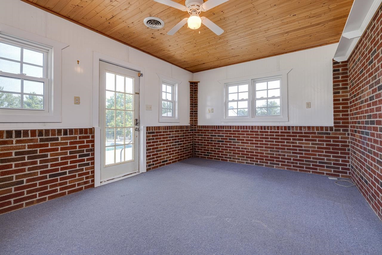 62 ROSSER DR, LURAY, Virginia 22835, 3 Bedrooms Bedrooms, ,2 BathroomsBathrooms,Residential,62 ROSSER DR,664399 MLS # 664399