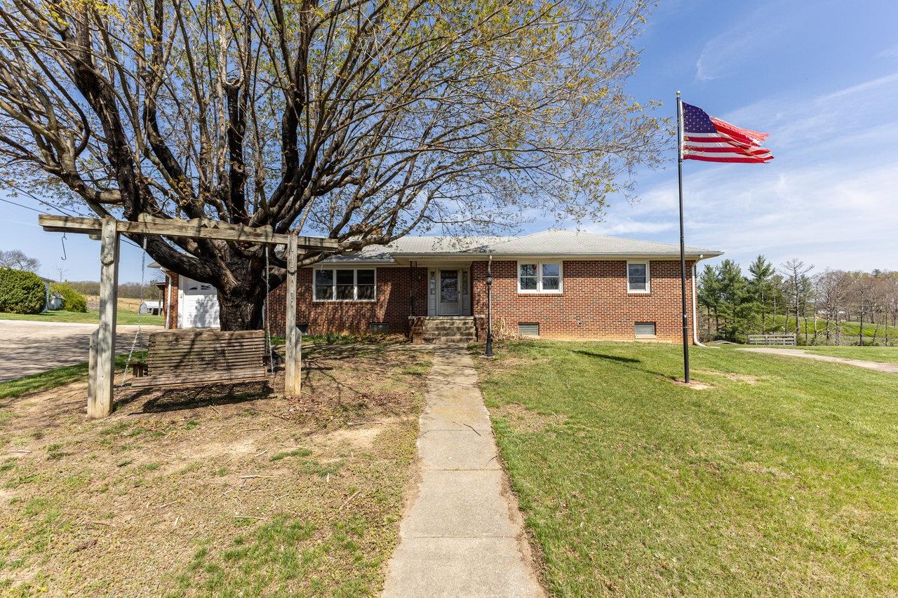 62 ROSSER DR, LURAY, Virginia 22835, 3 Bedrooms Bedrooms, ,2 BathroomsBathrooms,Residential,62 ROSSER DR,664399 MLS # 664399
