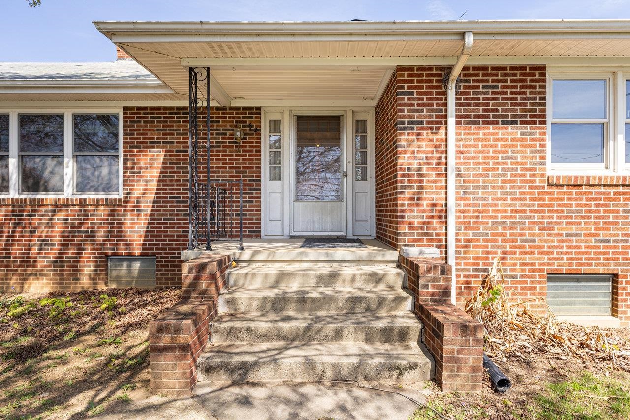 62 ROSSER DR, LURAY, Virginia 22835, 3 Bedrooms Bedrooms, ,2 BathroomsBathrooms,Residential,62 ROSSER DR,664399 MLS # 664399