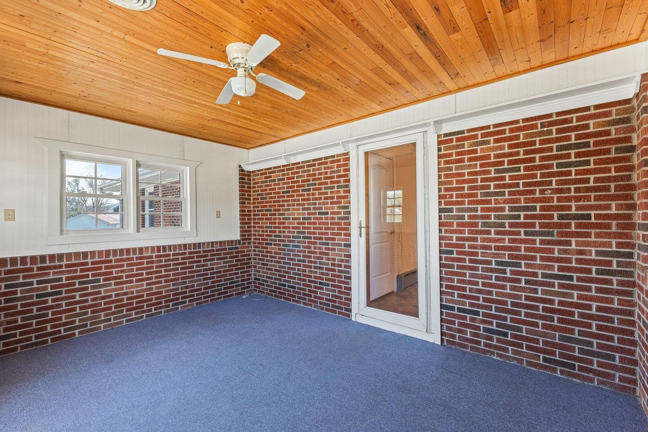62 ROSSER DR, LURAY, Virginia 22835, 3 Bedrooms Bedrooms, ,2 BathroomsBathrooms,Residential,62 ROSSER DR,664399 MLS # 664399