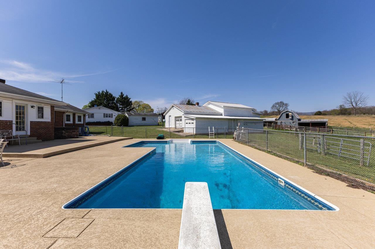 62 ROSSER DR, LURAY, Virginia 22835, 3 Bedrooms Bedrooms, ,2 BathroomsBathrooms,Residential,62 ROSSER DR,664399 MLS # 664399
