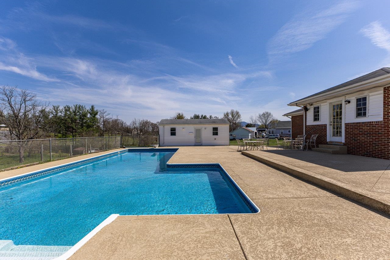 62 ROSSER DR, LURAY, Virginia 22835, 3 Bedrooms Bedrooms, ,2 BathroomsBathrooms,Residential,62 ROSSER DR,664399 MLS # 664399