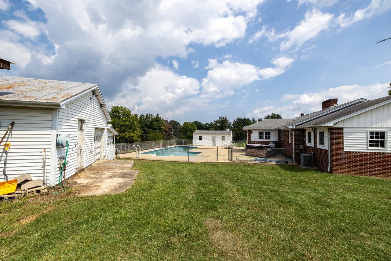 62 ROSSER DR, LURAY, Virginia 22835, 3 Bedrooms Bedrooms, ,2 BathroomsBathrooms,Residential,62 ROSSER DR,664399 MLS # 664399