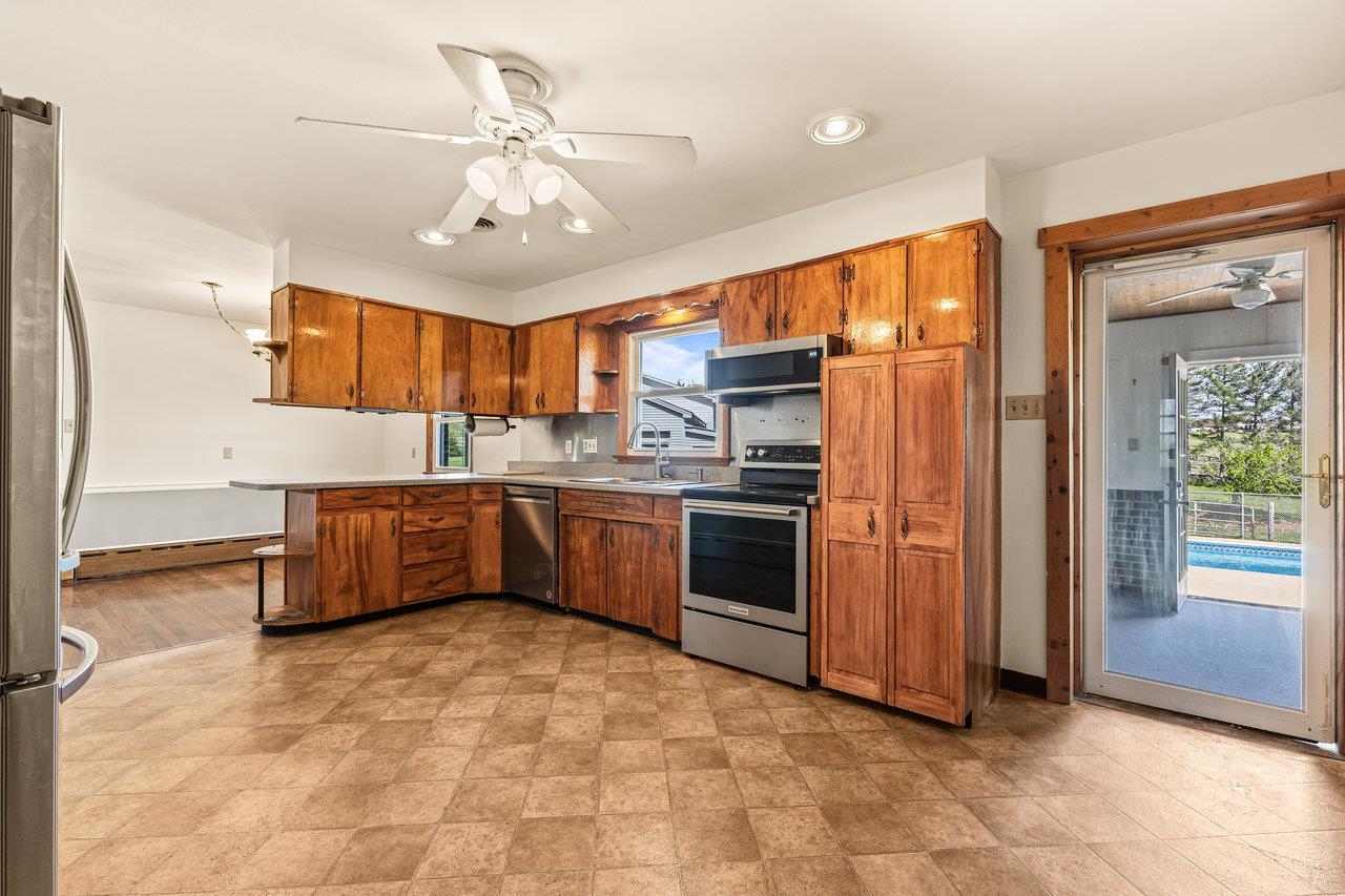 62 ROSSER DR, LURAY, Virginia 22835, 3 Bedrooms Bedrooms, ,2 BathroomsBathrooms,Residential,62 ROSSER DR,664399 MLS # 664399