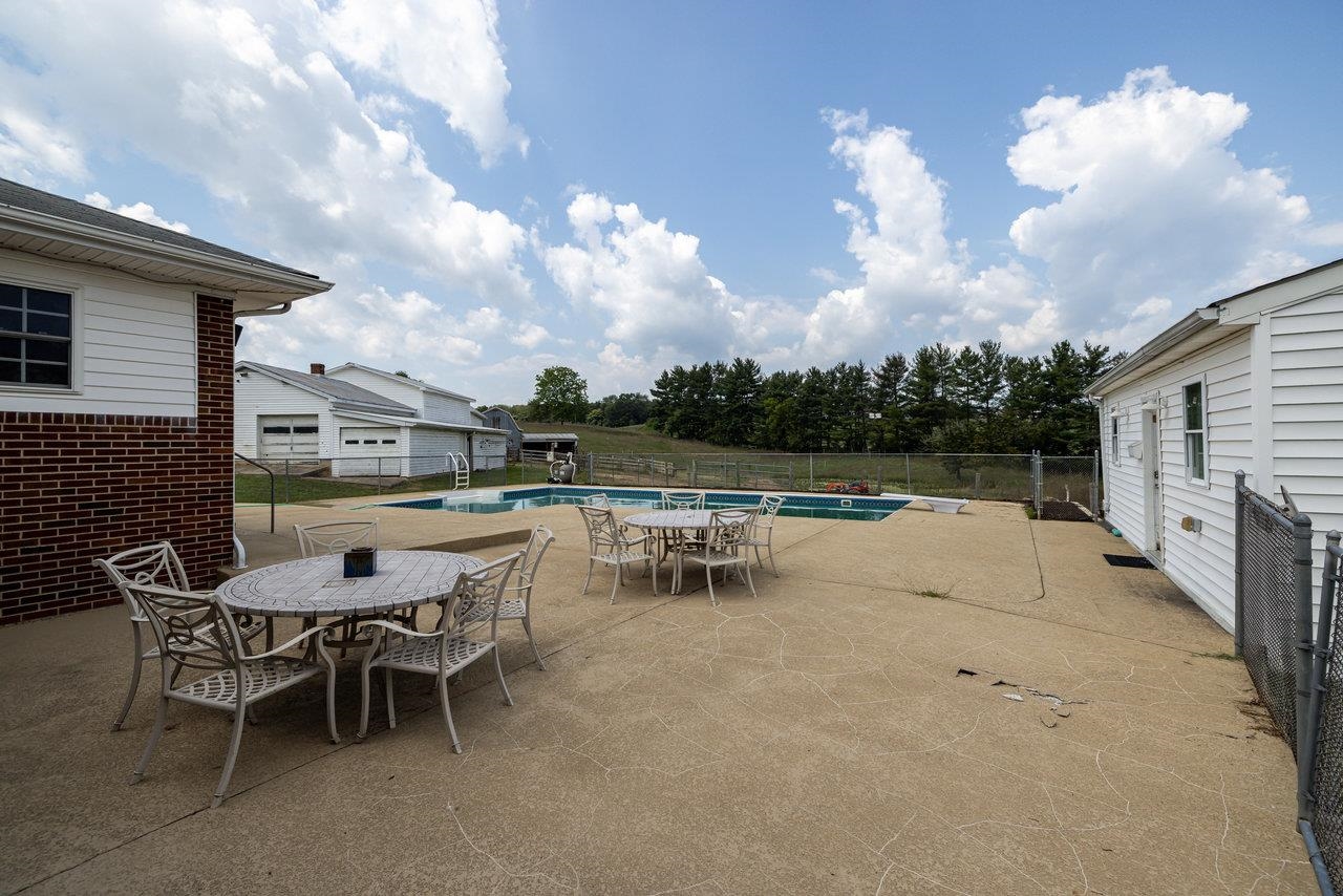 62 ROSSER DR, LURAY, Virginia 22835, 3 Bedrooms Bedrooms, ,2 BathroomsBathrooms,Residential,62 ROSSER DR,664399 MLS # 664399