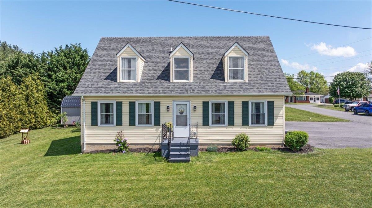5480 MAIN ST, MOUNT JACKSON, Virginia 22842, 3 Bedrooms Bedrooms, ,1 BathroomBathrooms,Residential,5480 MAIN ST,664402 MLS # 664402