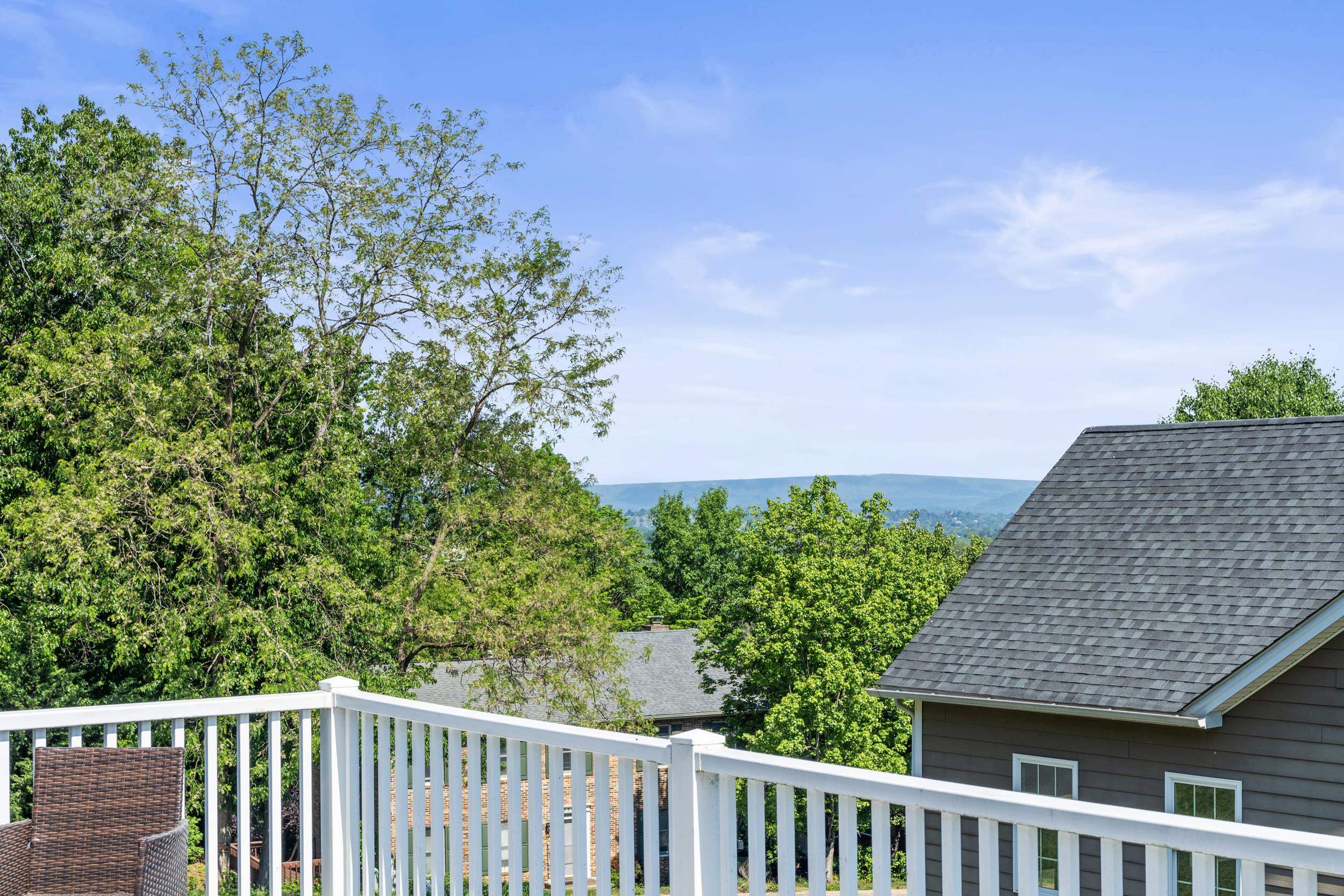 199 BLUE STONE HILLS DR, HARRISONBURG, Virginia 22801, 3 Bedrooms Bedrooms, ,2 BathroomsBathrooms,Residential,199 BLUE STONE HILLS DR,664406 MLS # 664406