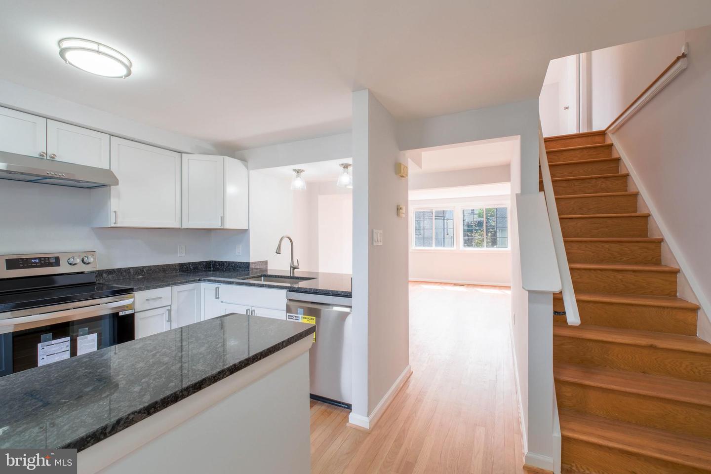 1628 10TH ST S, ARLINGTON, Virginia 22204, 3 Bedrooms Bedrooms, ,2 BathroomsBathrooms,Residential,For sale,1628 10TH ST S,VAAR2056192 MLS # VAAR2056192