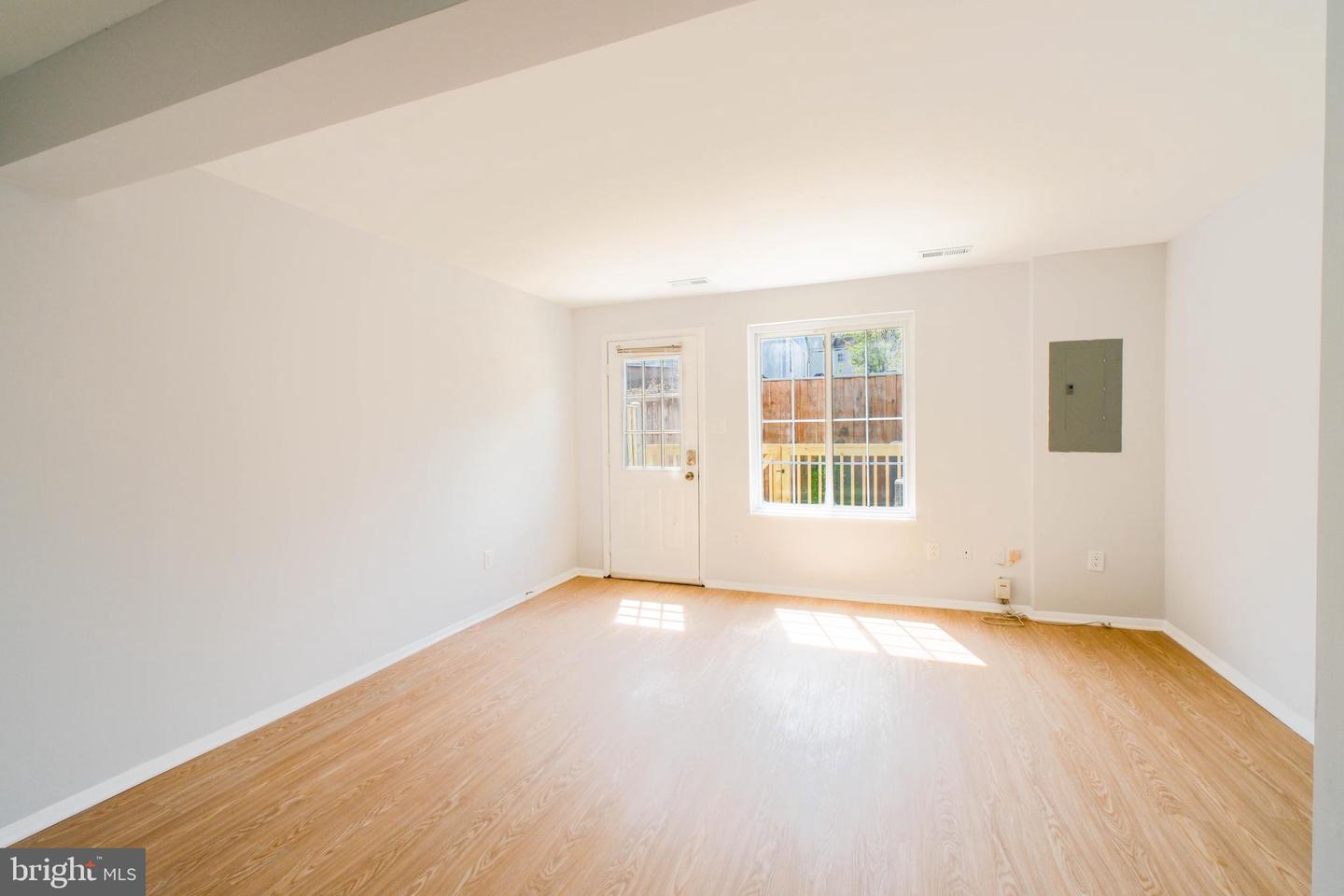 1628 10TH ST S, ARLINGTON, Virginia 22204, 3 Bedrooms Bedrooms, ,2 BathroomsBathrooms,Residential,For sale,1628 10TH ST S,VAAR2056192 MLS # VAAR2056192
